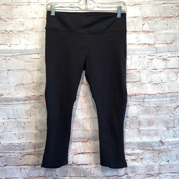 Fabletics Gisela capri black cropped leggings mesh back pocket wide waistband S - Picture 1 of 14